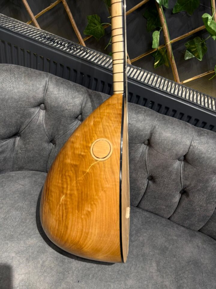 Uzun Sap Özel Seri Oyma Dut Bağlama ( Kılıf Dahil)