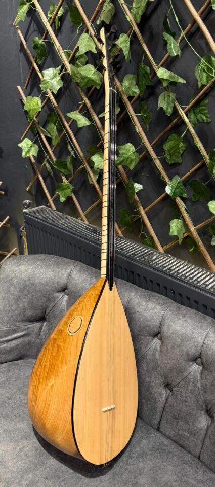 Uzun Sap Özel Seri Oyma Dut Bağlama ( Kılıf Dahil)