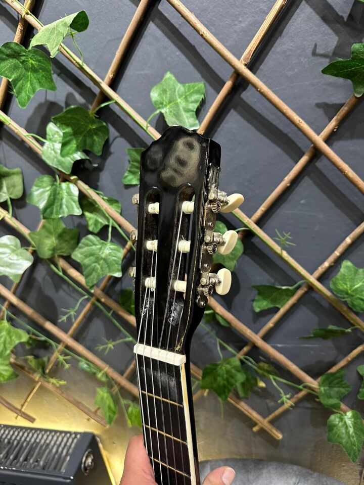 OUTLET 4/4 Flatolu Siyah Klasik Gitar Orta Seviye (Kılıf-Pena Dahil)