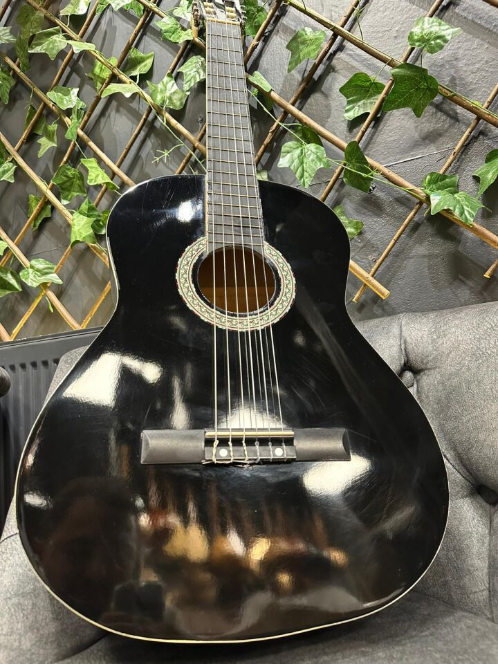 OUTLET 4/4 Flatolu Siyah Klasik Gitar Orta Seviye (Kılıf-Pena Dahil)