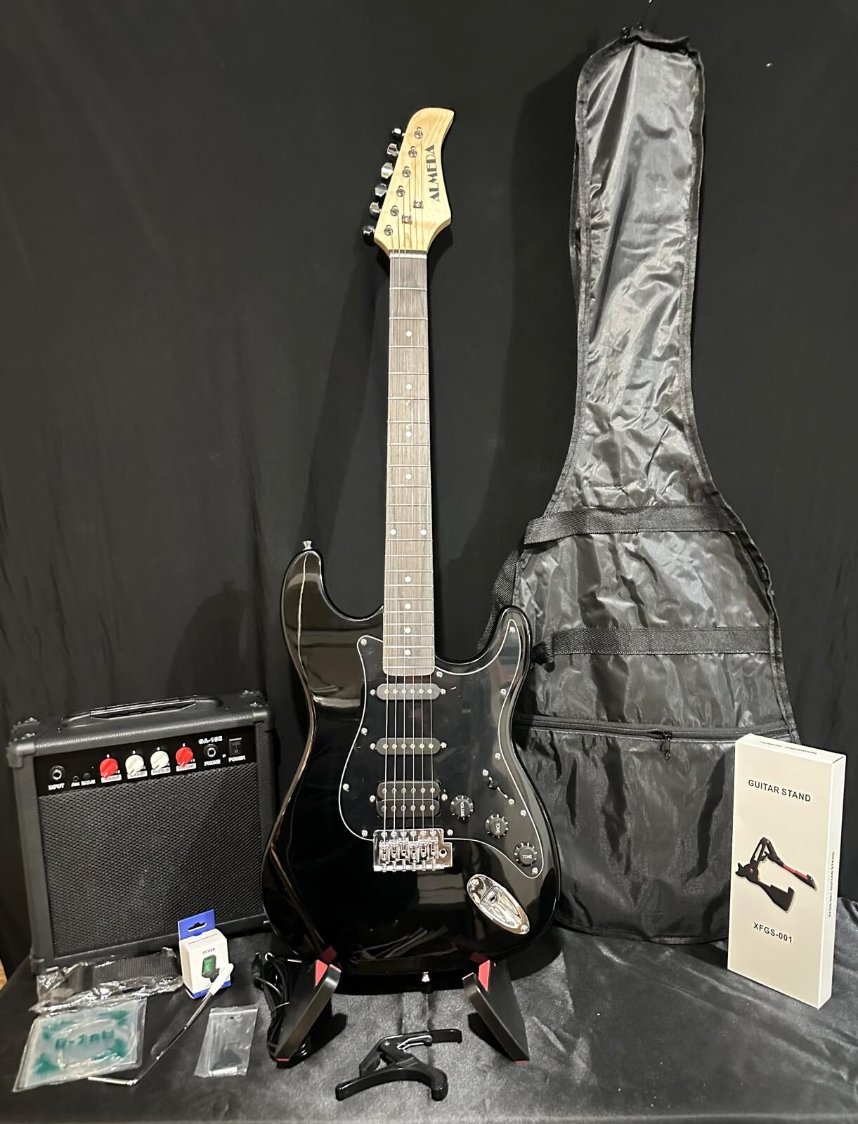 Siyah HSS Elektro Gitar Seti Full (gitar,amfi,kılıf,tuner,kapo,askı,yedek tel,kablo,pena)