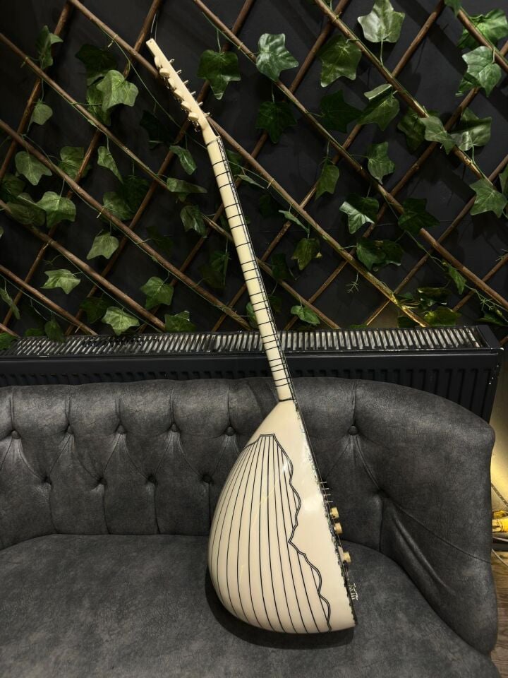 Beyaz Gitar Burgulu Profesyonel Elektro Bağlama (Soft Case Dahil)