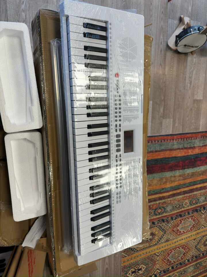 A829 Tuş Hassasiyetli 5 Oktav 61 Tuş Org-Beyaz