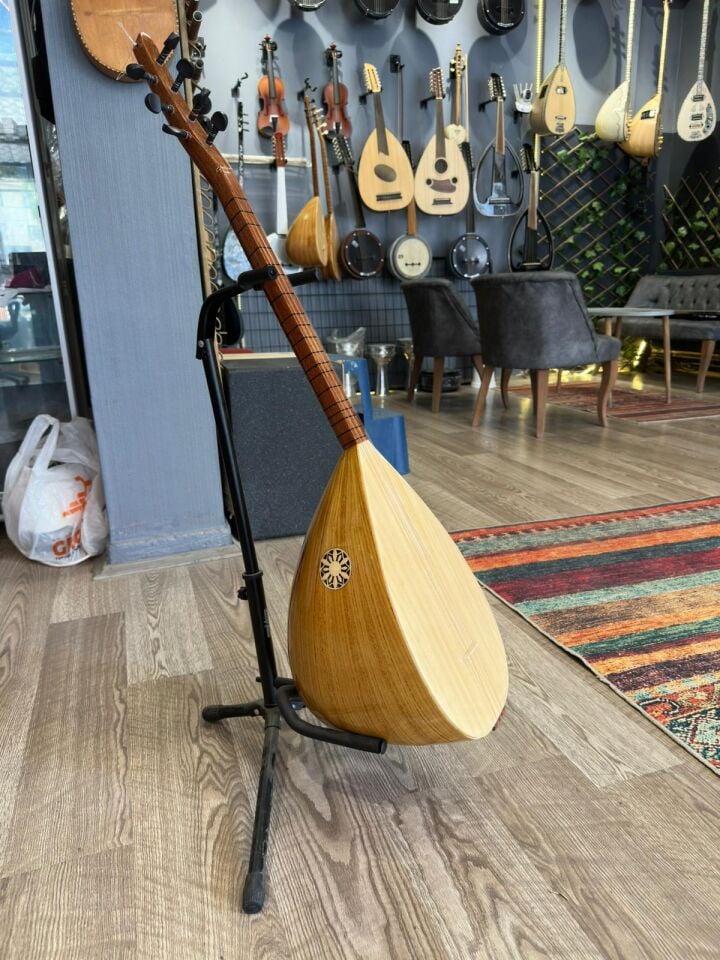 Başlangıç Düzeyi Kısa Sap Öğrenci Bağlaması-Kılıf-Yedek Takım Tel-Tezene