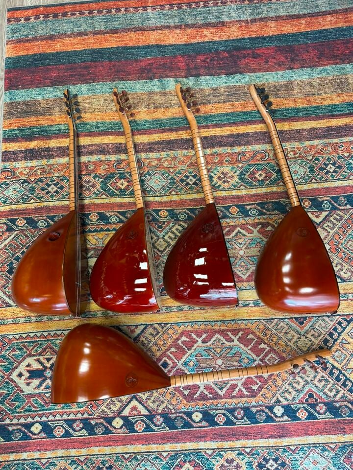 Jack Girişli Kompozit Tekne Orta Kalite Kısa Sap Bağlama