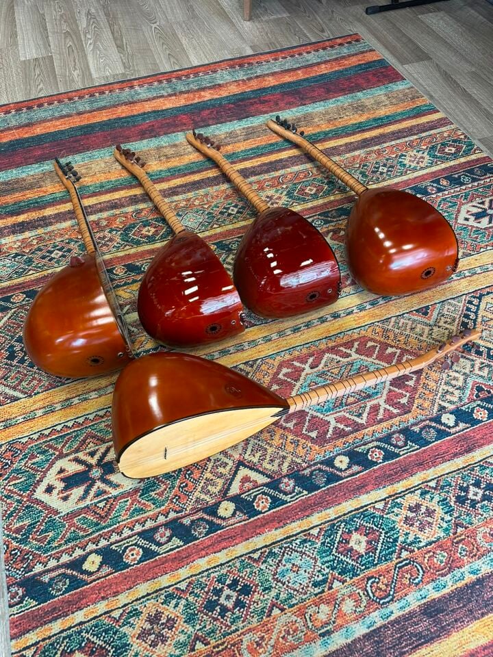 Jack Girişli Kompozit Tekne Orta Kalite Kısa Sap Bağlama