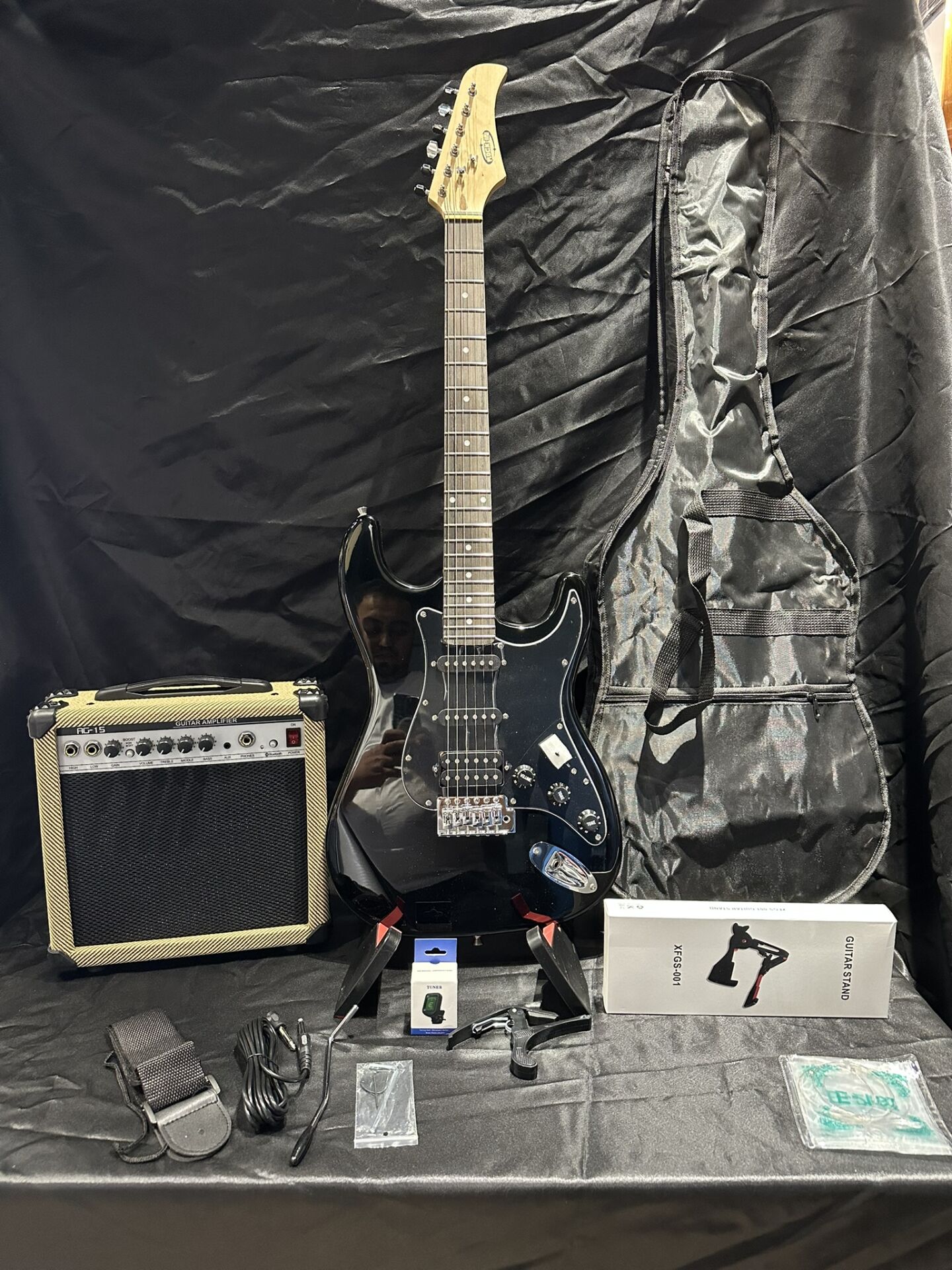 Siyah Elektro Gitar Full Set – 15W Bluetooth Amfi