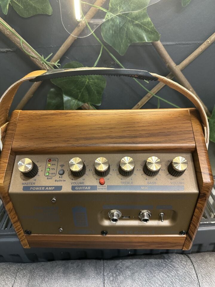 Crush20 20W Taşınabilir Şarjlı Amfi – Bluetooth , Mikrofon Girişli, Reverb Efektli, 2 Kanallı